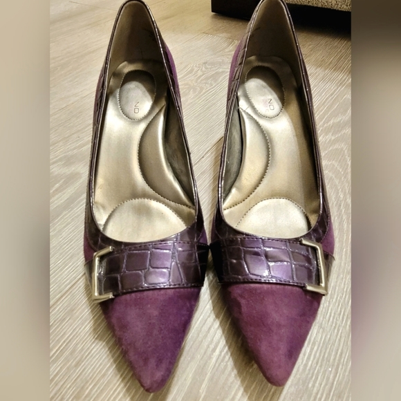 Bandolino | Purple | Suede | Pointed-Toe | Kitten Heels | Size 6.5 M - Picture 7 of 10